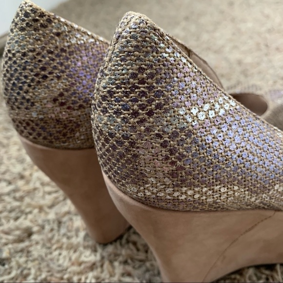 Ugg Toura Reptile Peep Toe Wedges -> Ugg Toura Reptile Peep Toe Wedges - Picture 6 of 7
